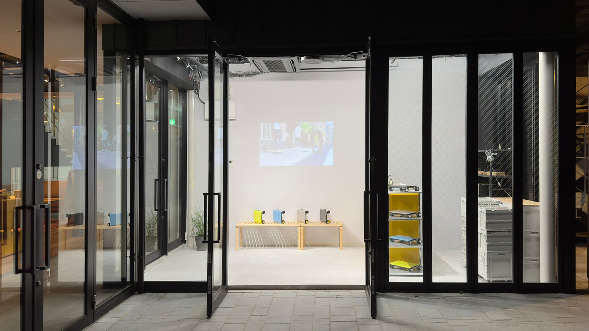 持ち歩けるクルマ WALKCARを試乗・購入できる初の直営店が原宿に