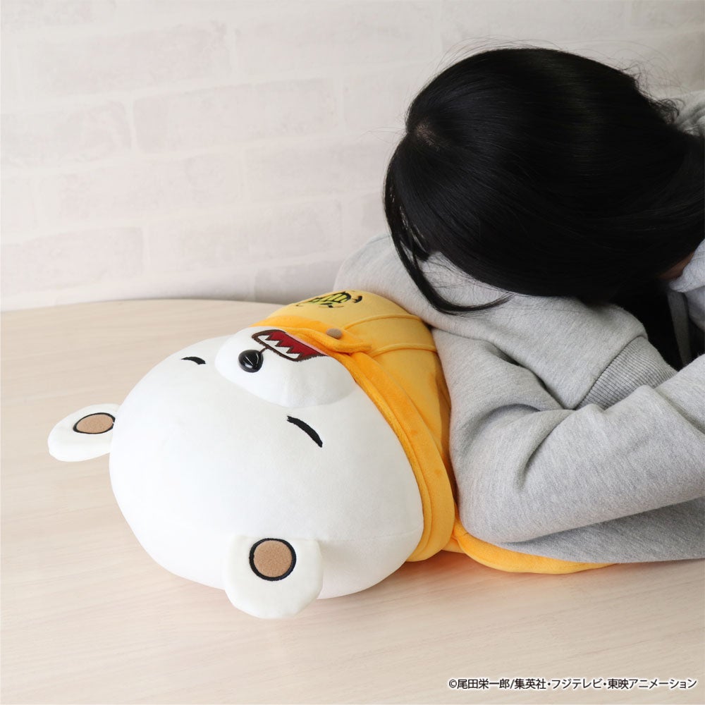 ONE PIECE』に登場するべポがおおきなお昼寝クッションになって「JUMP