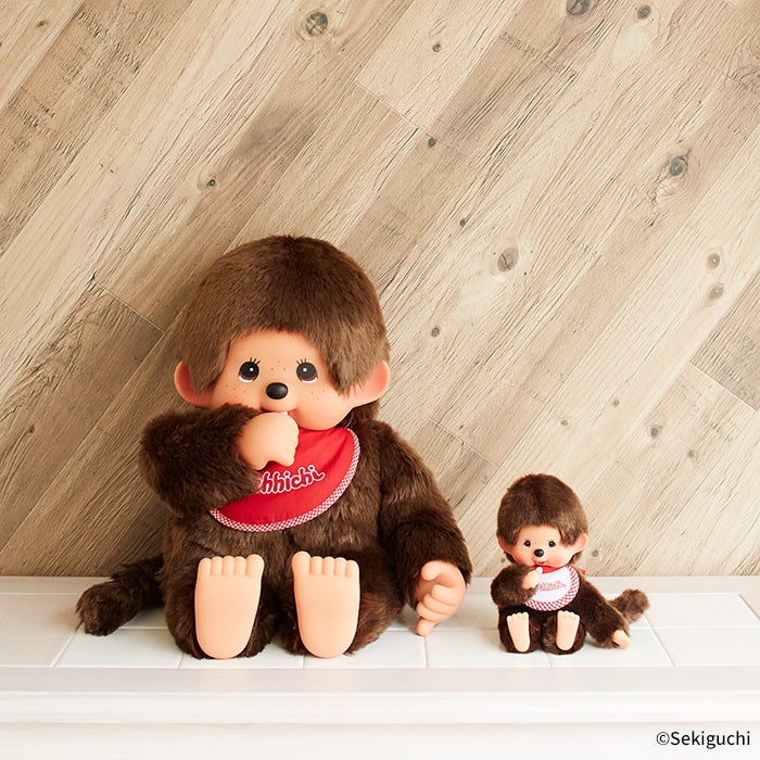 スタンダードタイプの人気サイズ「モンチッチ XL ぬいぐるみ」が発売