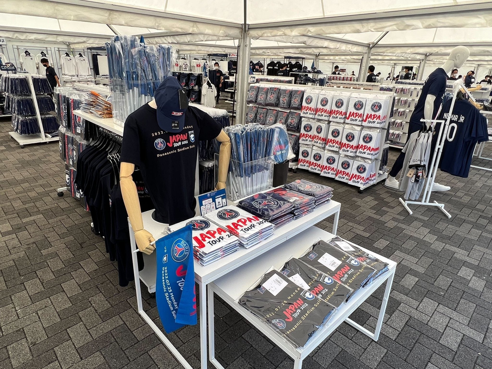 ファナティクス×PSG、1日のグッズ売上が1億円を突破、『パリ・サン