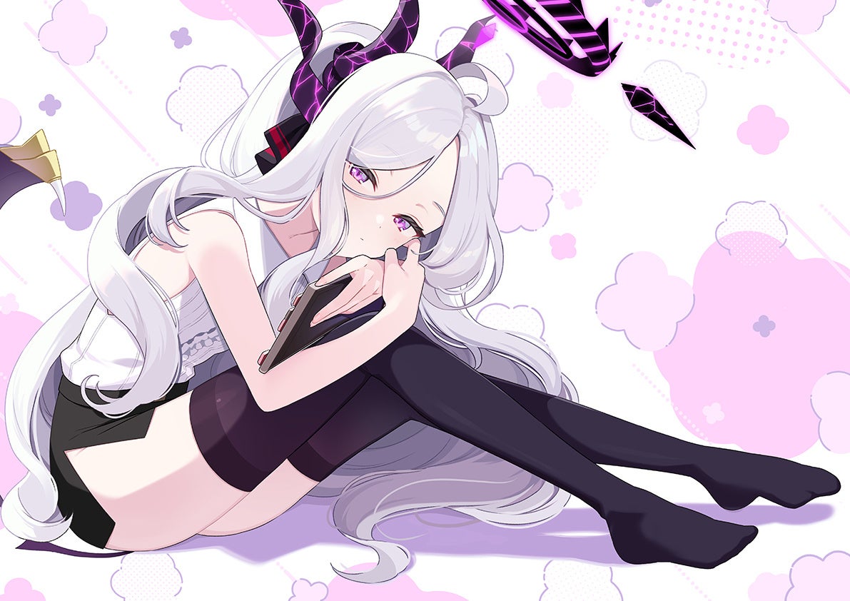 しぐれうい活動5周年を記念した本格eスポーツシーン対応の高級ガラス