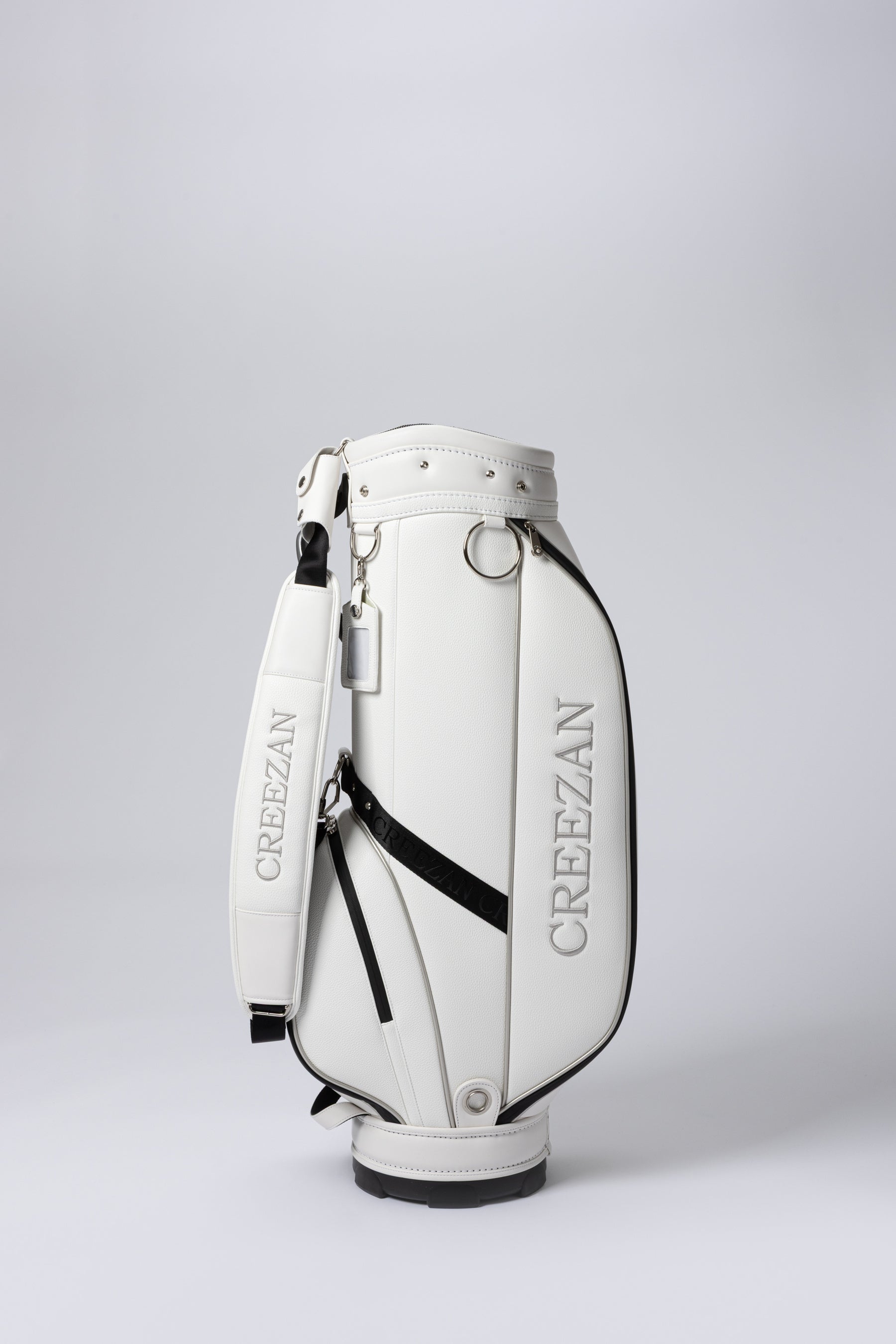 上質なバッグをお届けする「CREEZAN」の白が際立つゴルフコレクション
