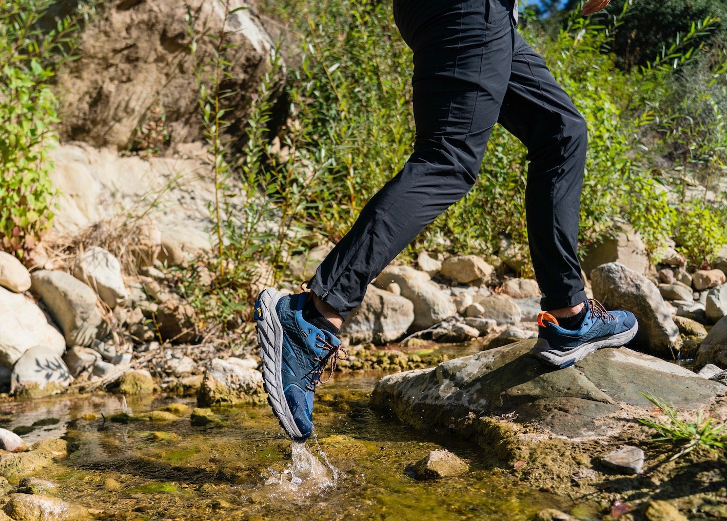 HOKA ONE ONE より、サステナブルな軽量防水ハイクシューズ「ANACAPA