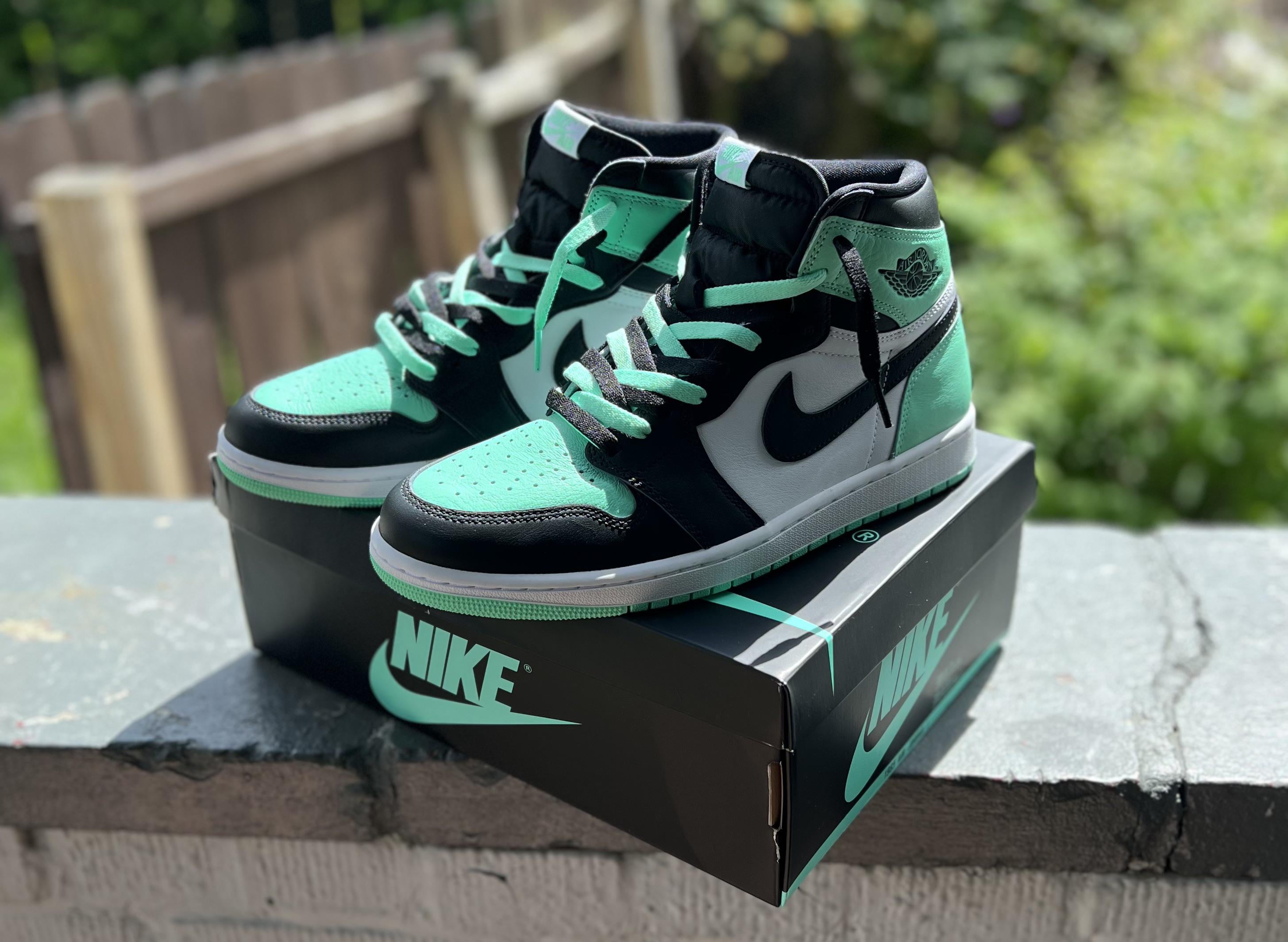 Air Jordan 1 Glow Green. : r/Sneakers