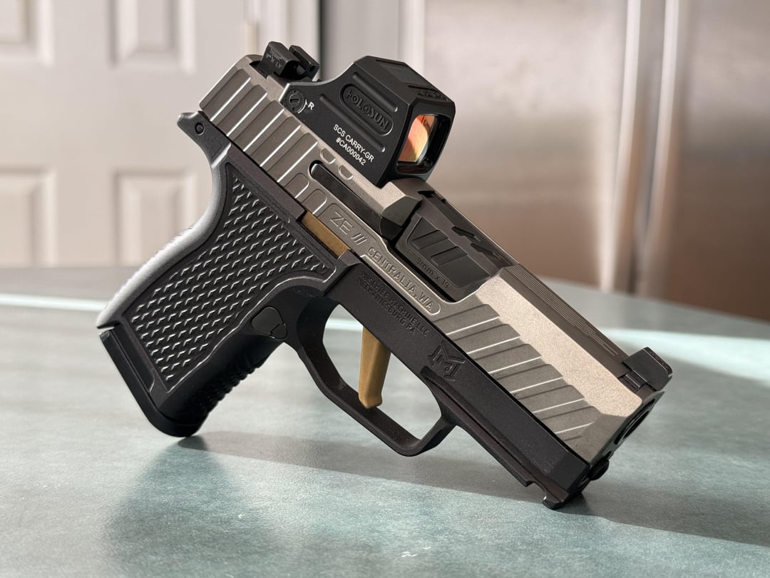 Zev Z365/Mischief Machine Alpha with a (very) new optic : r/P365