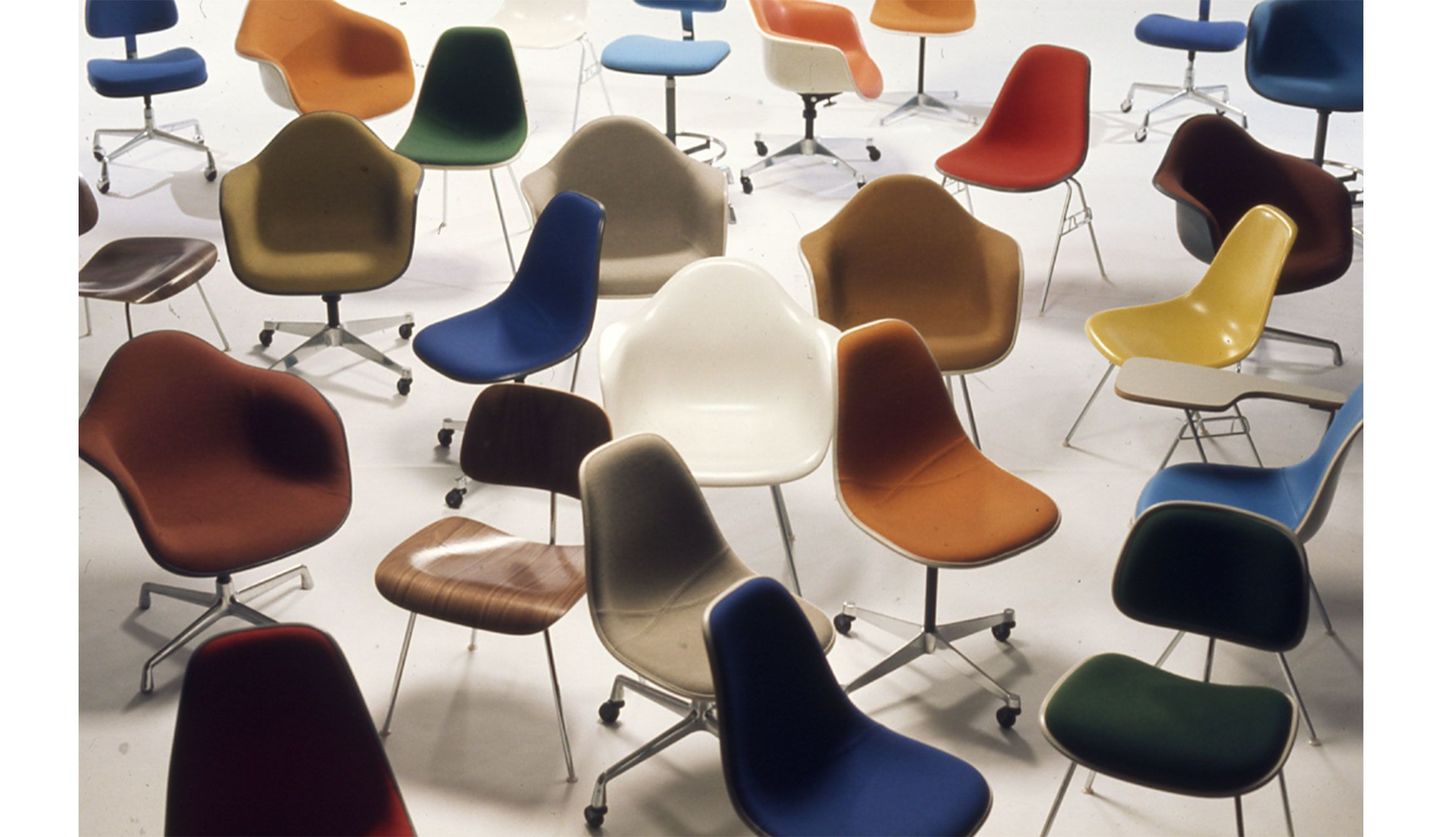ミッドセンチュリーの傑作「イームズシェルサイドチェア」は誕生の物語