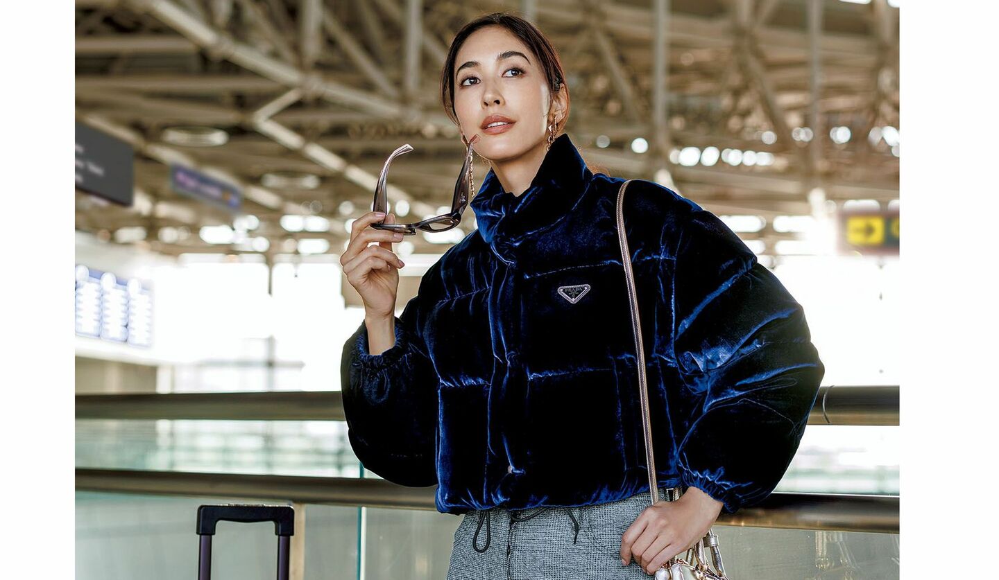 コンパクト丈＆袖を外してジレにもなる2Way仕様が秀逸！「プラダ」最旬