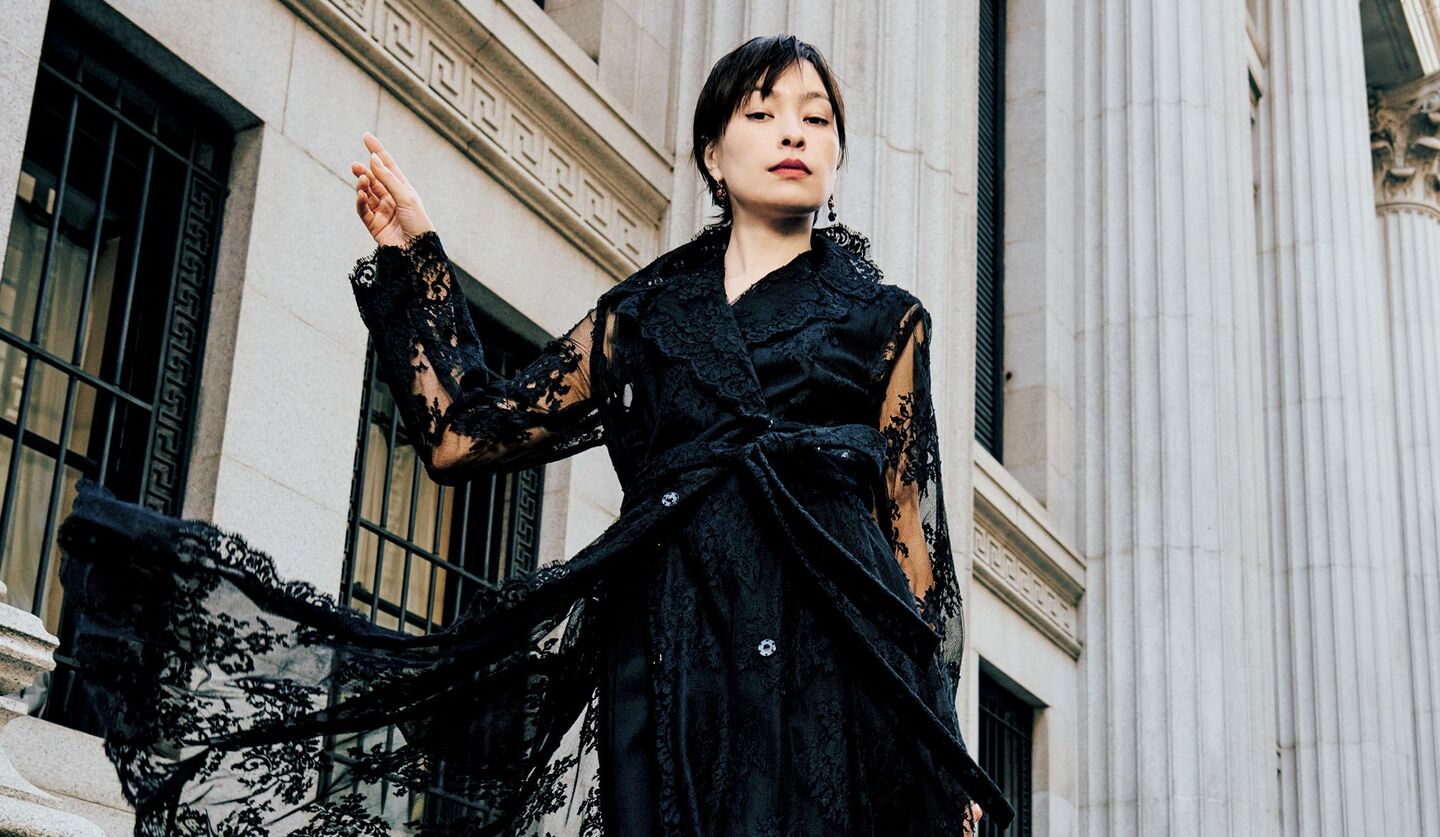 4/4 Fri｜匂い立つような色香が漂う「ドルチェ＆ガッバーナ」のレース