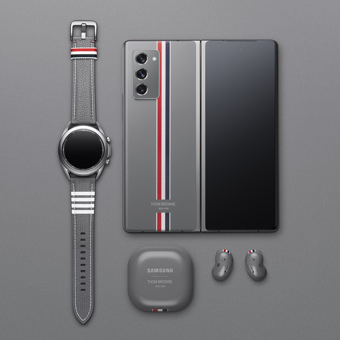 完売必至と話題！トム ブラウンのスマホは、すべてが特別だ！ | MEN'S