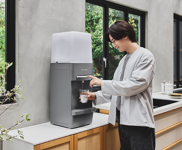 スリムサーバー4｜天然水ウォーターサーバーはプレミアムウォーター