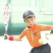 3歳～小学生対象｜テニススクールプリマステラ