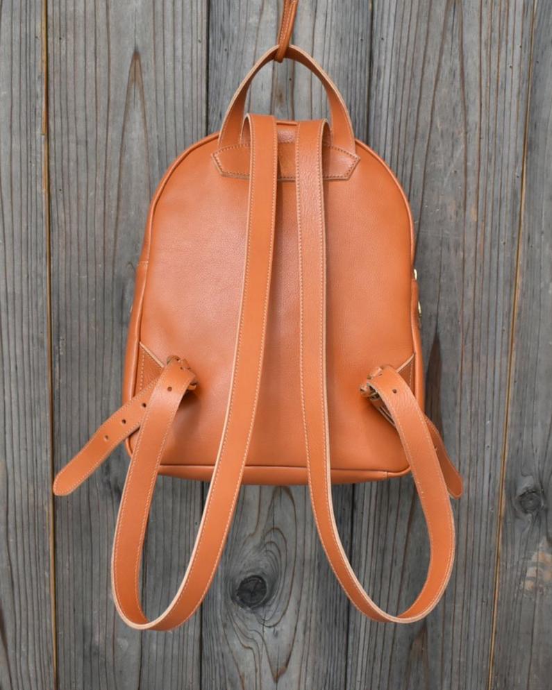 イルビゾンテ】レザーリュック 54232300116