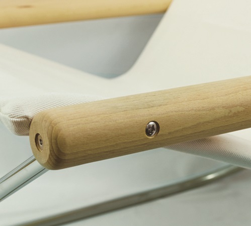 限定生産『ニーチェア エックス50周年記念モデル』2019年11月20日発売