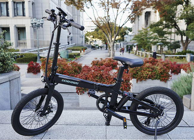 カーボンフレームで圧倒的な軽さと極上の走りを！折りたたみ電動