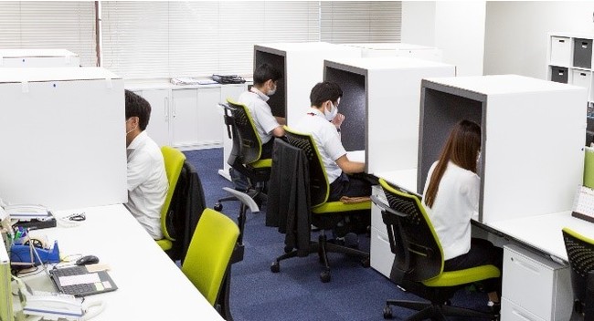 新しい働き方」に対応し、発売1年で3000台販売達成！ 元祖卓上型