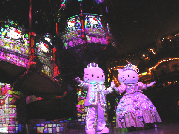 ハローキティが贈る、光輝くウィンターイベント「ハートフルリボン