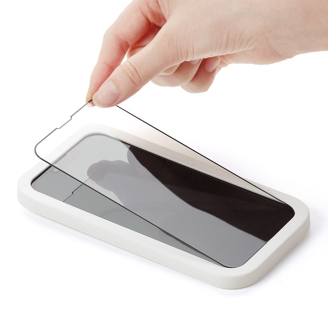 簡単に貼り付けできる！iPhone13・13Pro専用液晶保護ガラスフィルムを