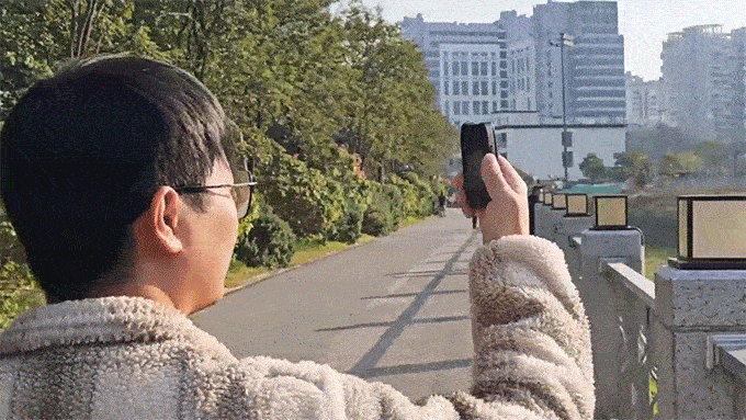 自転車も胸元も装着可能！2K高画質と180°回転で理想の映像を手に入れる