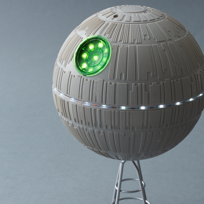 スター・ウォーズ」クリスマスツリー10月4日より数量限定で販売 | 株式