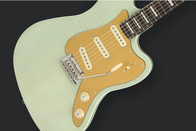 フェンダーの歴史的モデルのDNAを掛け合わせた限定コレクション