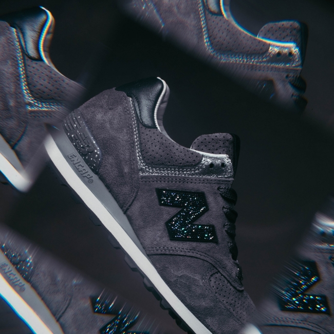 ホリデーシーズンに向けてスワロフスキー®・クリスタル仕様の限定「574