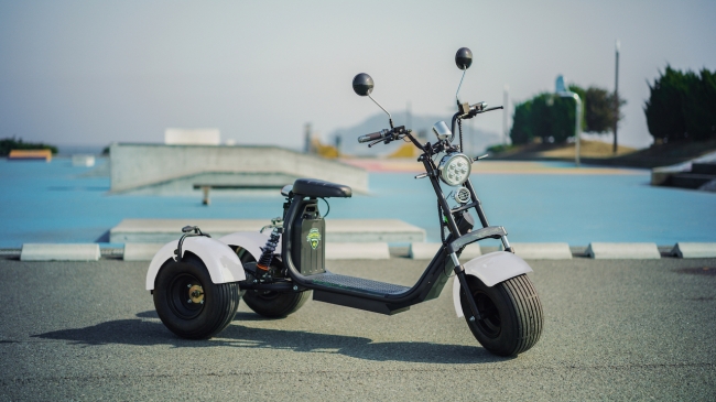 オトナの電動三輪車：公道走行可能な楽しいノリもの「Kintone Trike