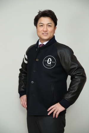 伝統と挑戦」をコンセプトにオリジナル商品 第1弾は「本革スタジアム