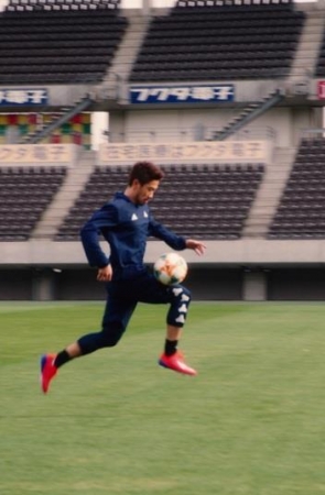 挑戦者求ム！香川真司選手、中島翔哉選手らがゲキ技で挑発！日本を代表