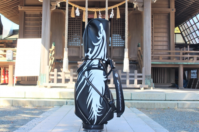 ゴルフブランド『サンキプラナリア』からキャディバッグ【鳳凰・翔】が