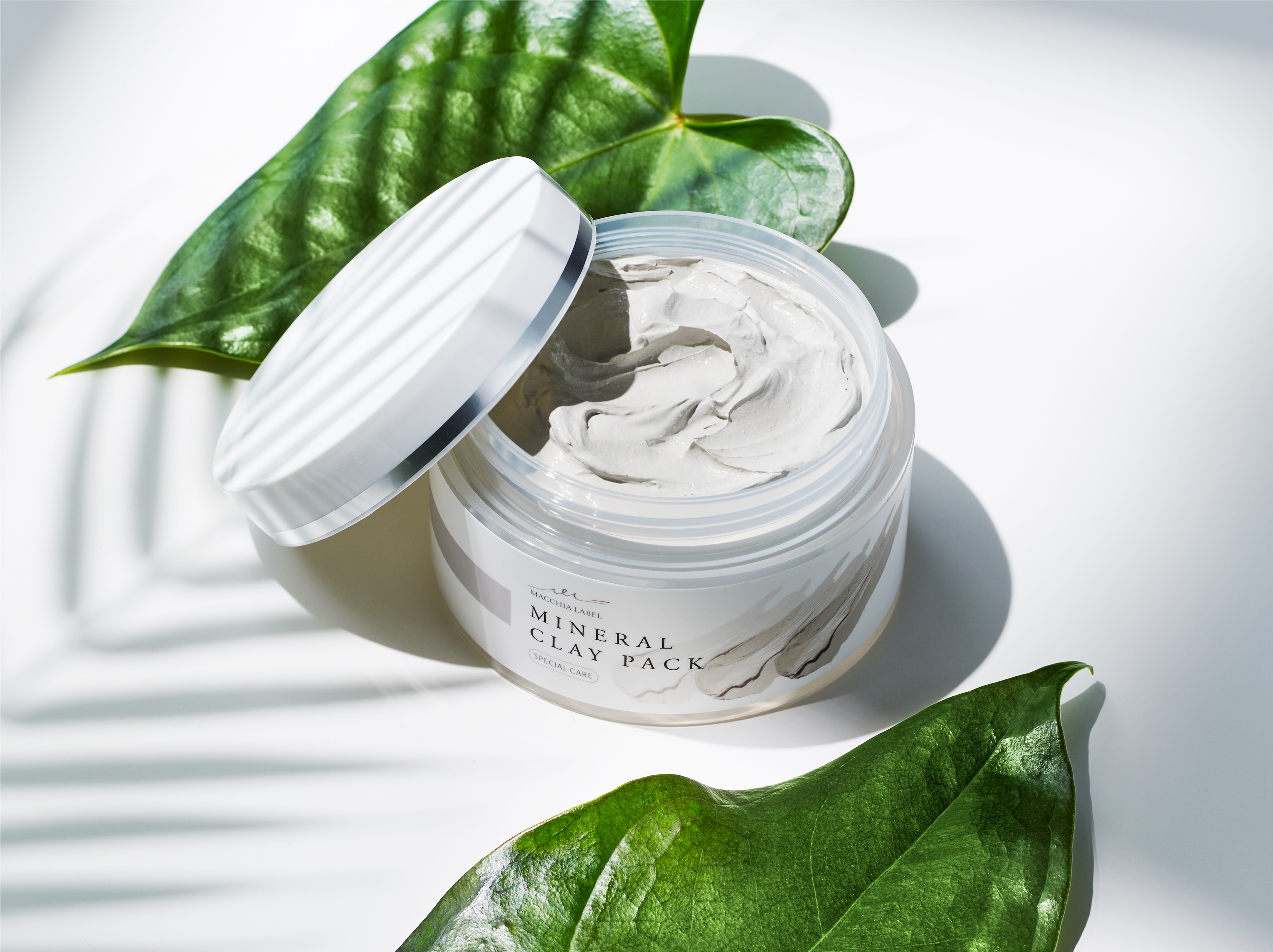 夏の大人気商品がリニューアル！汚れ吸着＆紫外線悩みもケアもできる泥