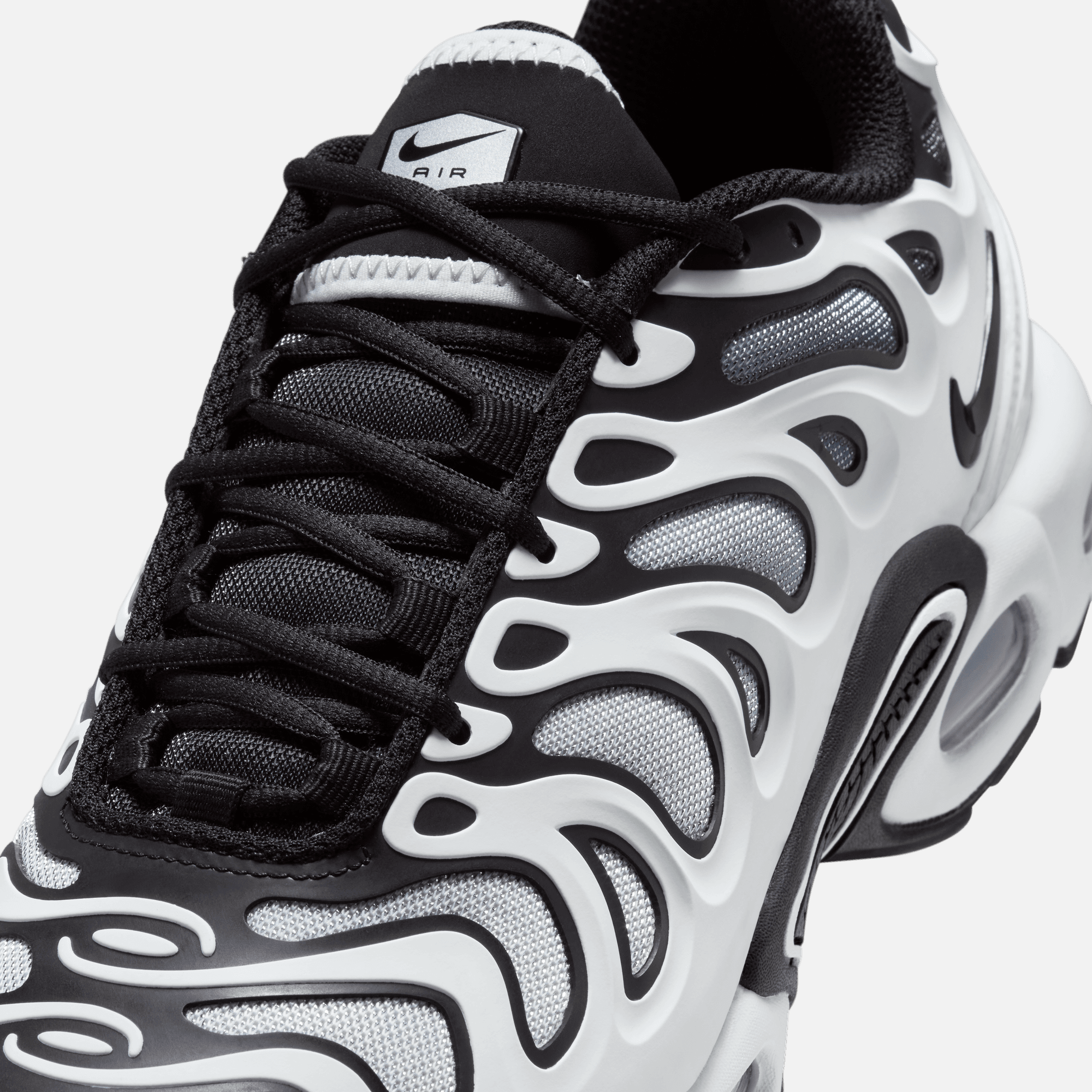 Nike Women's Air Max Plus Drift 'Panda' – Puffer Reds