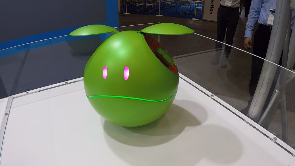 CEATEC2017】『ガンダム』に登場するハロが動く・光る・しゃべる