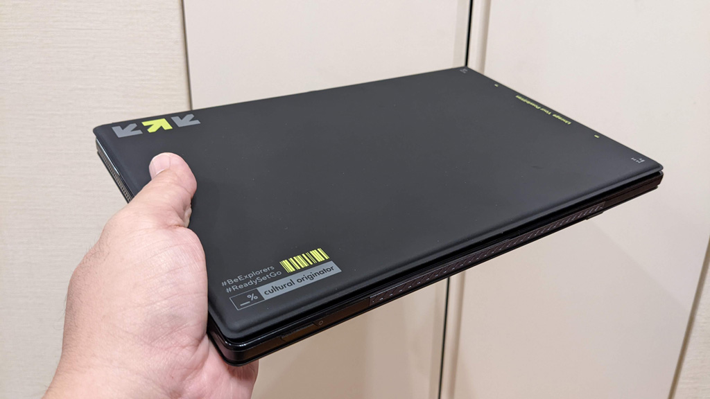 13.3インチ有機ELディスプレイ搭載の2-in-1 Windowsノート「ASUS