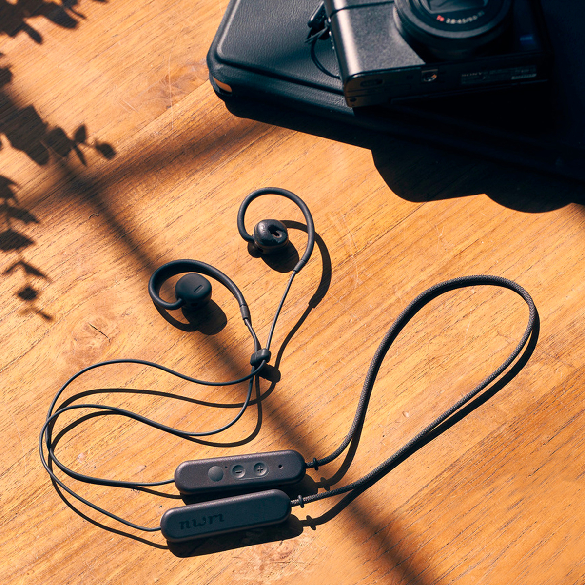 ヌーム ネックバンドワイヤレス 耳スピーカー nwm MBN001 ヌーム（nwm