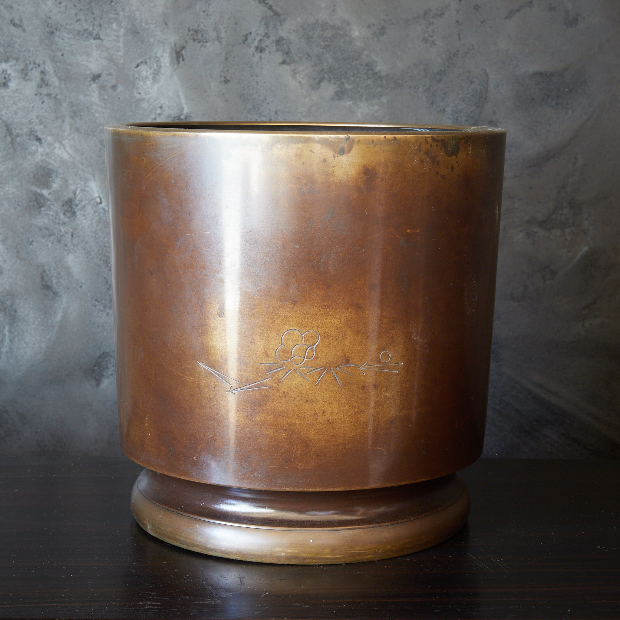 明治 線刻象嵌蝶花竹文銅火鉢 瓶掛（1868–1912CE） | 入蘆花（ロカニイル）