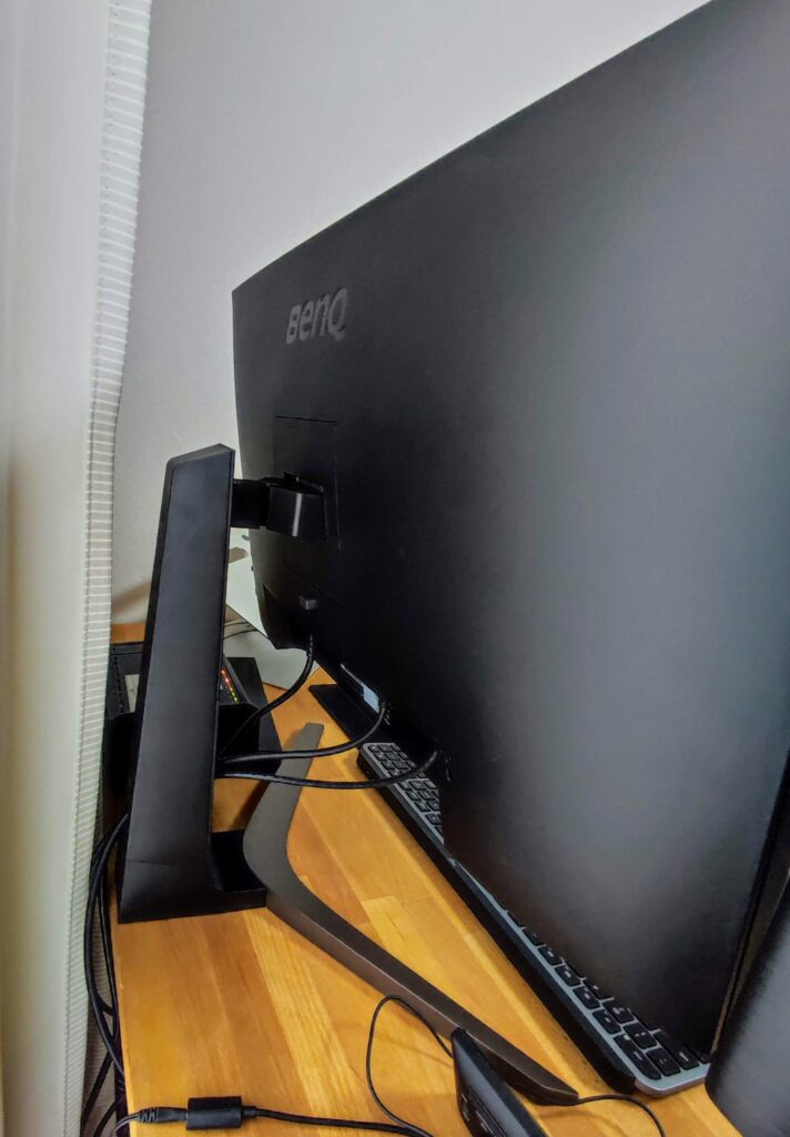 BenQ EW2880U 1ヶ月使用レビュー【多機能4Kモニター】 | 凡才たぬきの物理