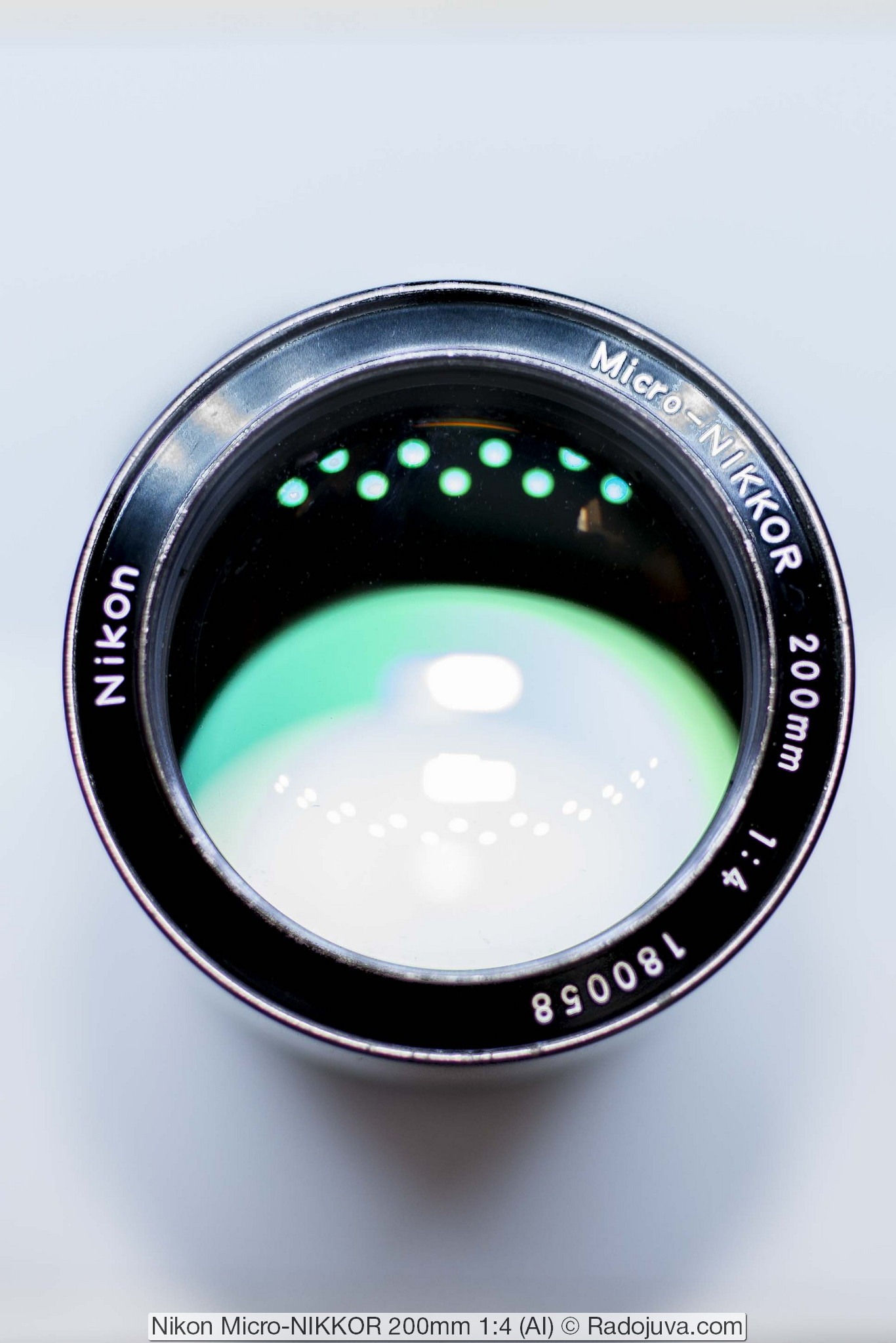 Nikon Micro-NIKKOR 200mm 1: 4 (AI). Review from the reader