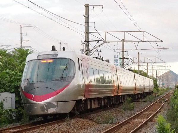 JR四国10月3連休多客期輸送】リニューアル8000系が8両編成で岡山へ