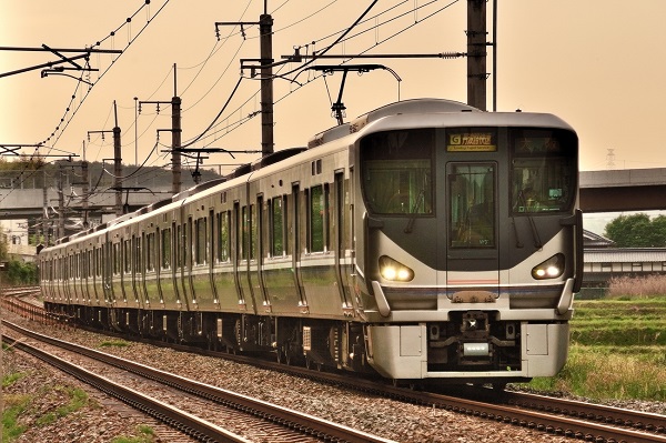 225系6000番代が2編成併結の8両編成が「丹波路快速」で運用される