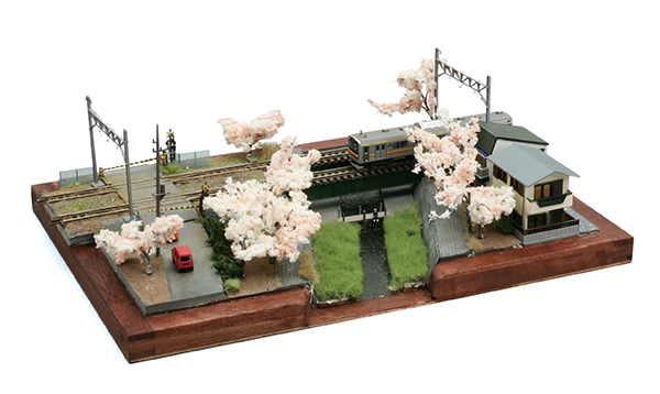 いつでも満開の桜を… Nゲージでオールシーズン楽しめるお花見ジオラマ