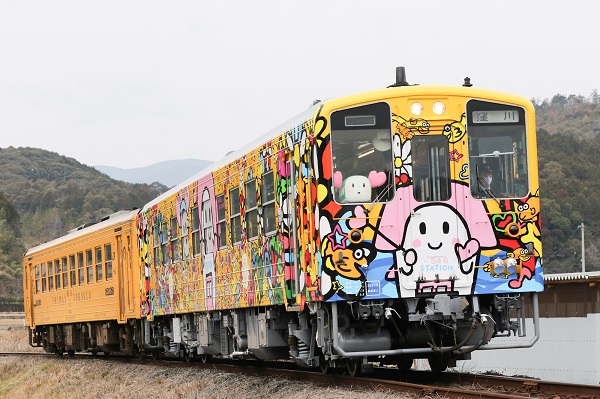 JR四国】「すまいるえきちゃん号」が予讃線高松口に出現！ | 鉄道ホビダス