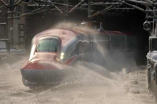 スーパーこまち」のインパクトは大きかった！ E6系新幹線のレア写真