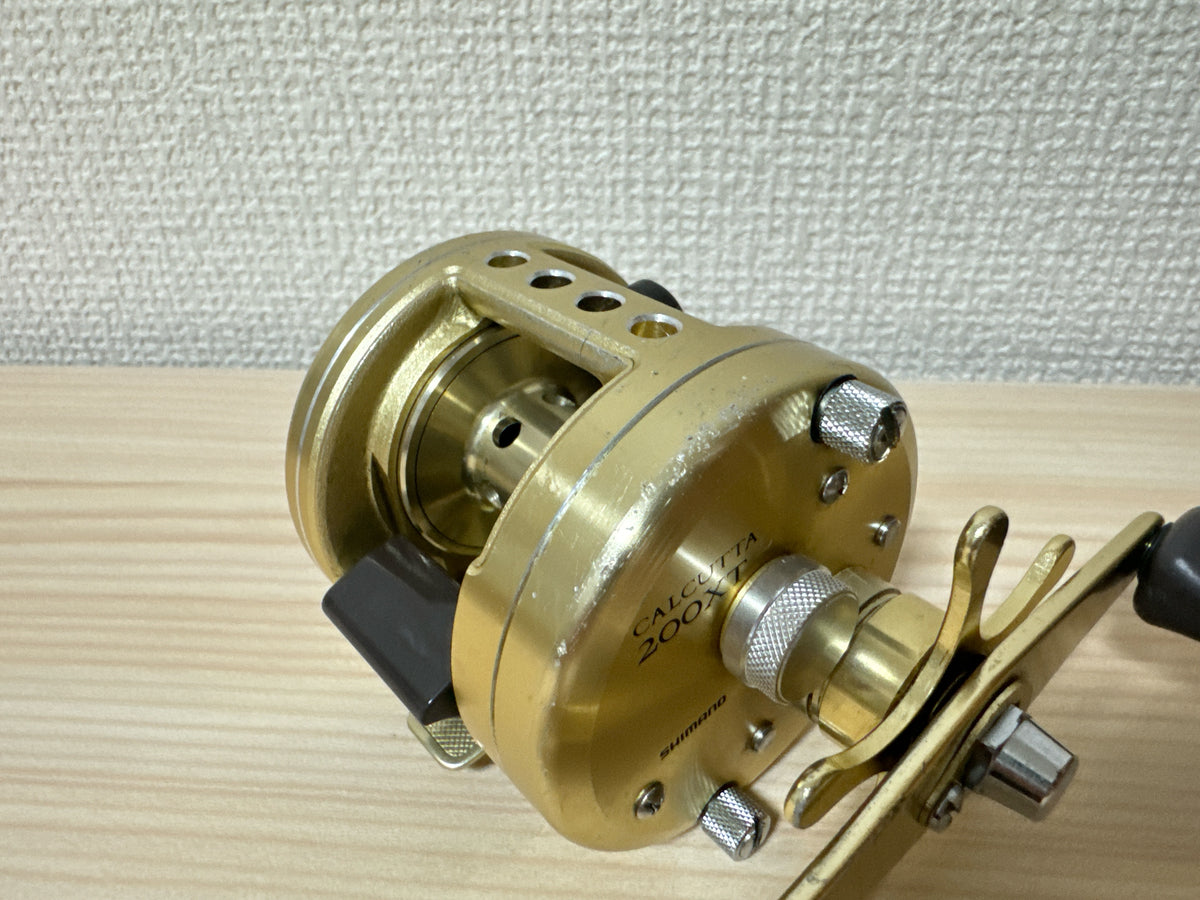 Shimano Baitcasting Reel 95 CALCUTTA 200XT Right 5.0:1 RH380200 Fishin