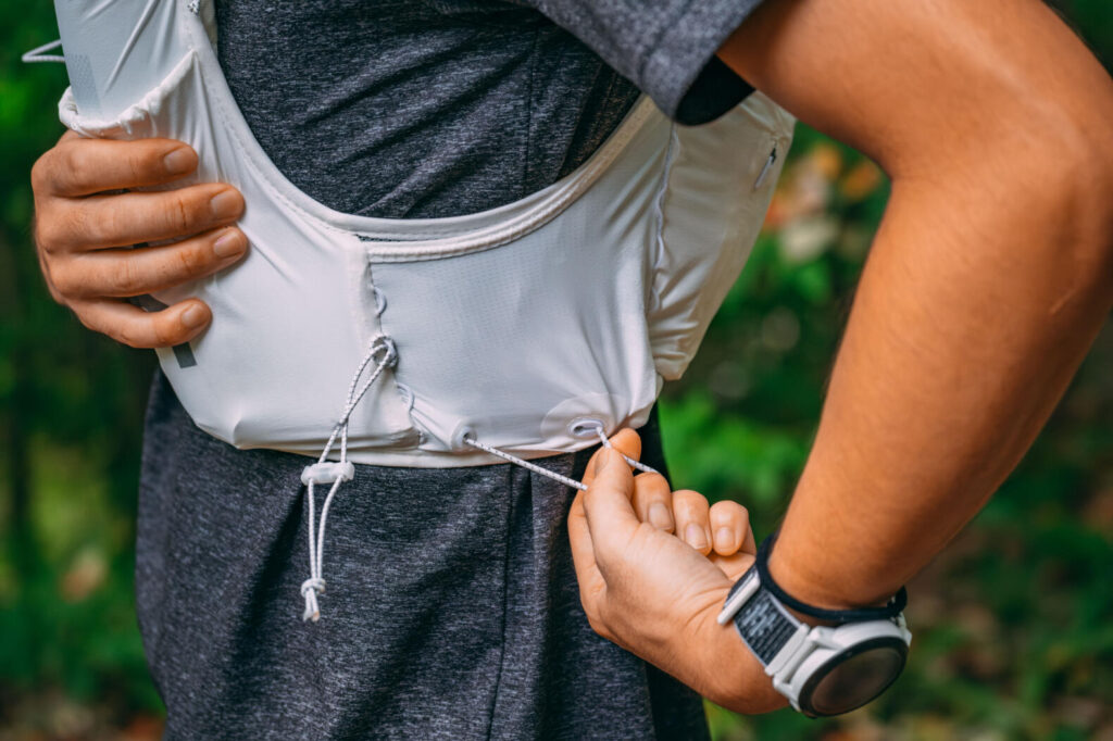 Onの本気を感じるトレイルランニングザック『Ultra Vest 10L』 | Run