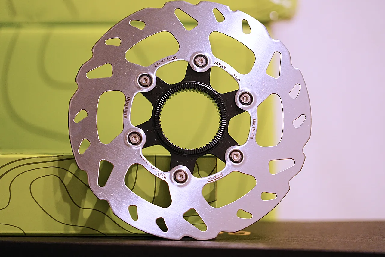 性能と価格の最適解】シマノ 105 SM-RT70ディスクローター｜普段使いは