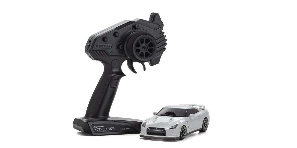 ミニッツAWD 日産 GT-R (R35) ホワイトパール 32628PW - KYOSHO RC