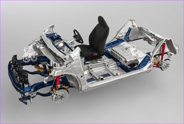今さら聞けないラジコンの話し『カーボンシャーシとアルミシャーシ