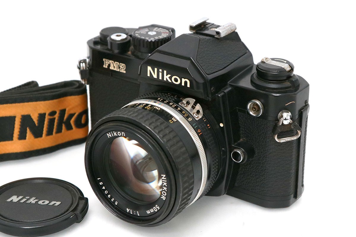 最終価格Nikon New FM2 50mm単焦点、36〜72ズーム、ストロボ付 最終