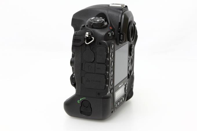 D5 XQD-Type ボディ シャッター回数22000回以下 K1872-2E1 | ニコン