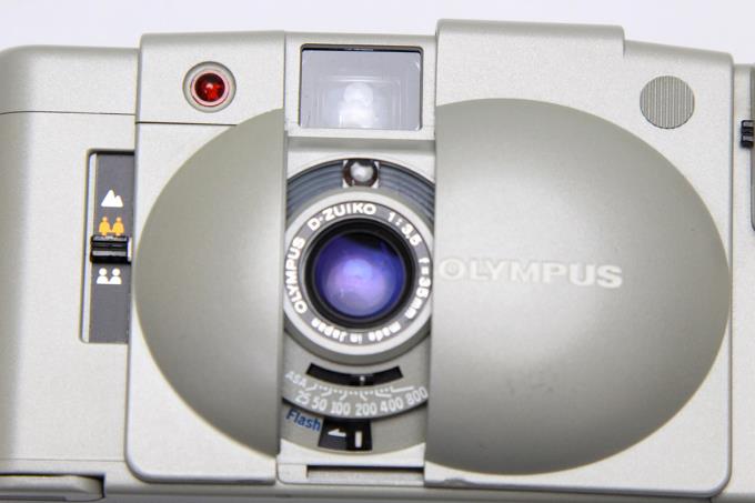 XA2 アーバンホワイト A11 フラッシュ付 E491-2E3 | オリンパス